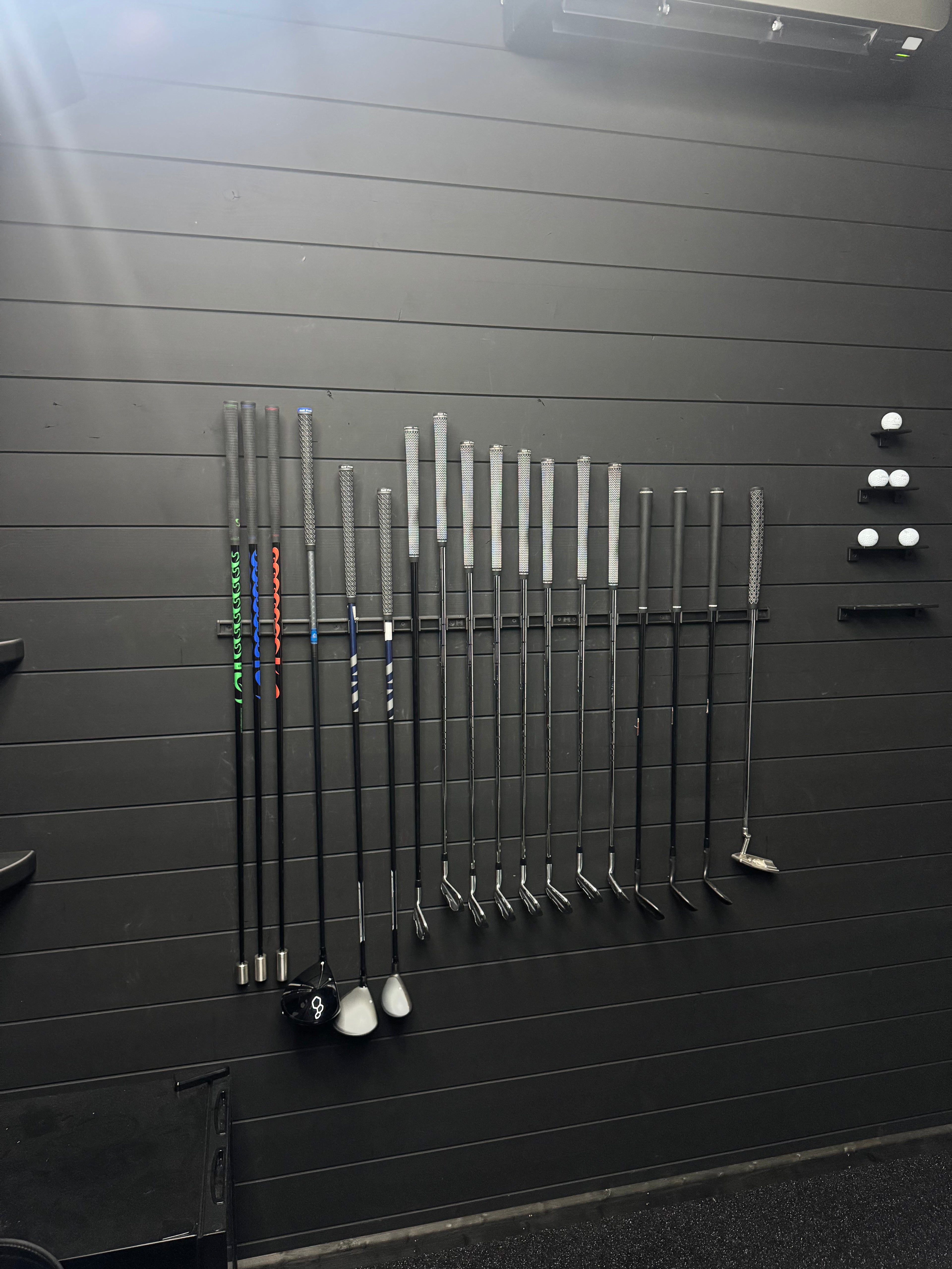Floating Golf Club Wall Rack – Holds 14, 20, or 28 Clubs | Space-Saving Golf Storage for Simulators & Cabins